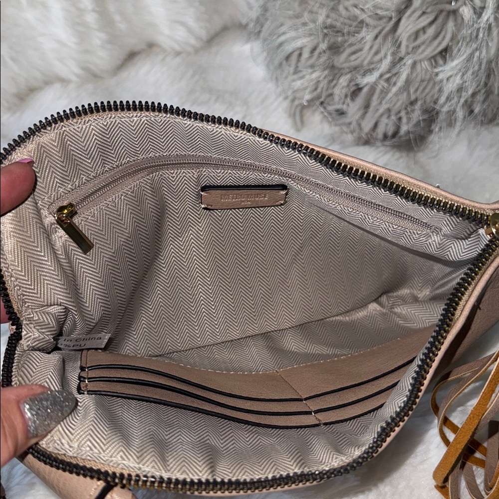 Metro Muse Wristlet View 2